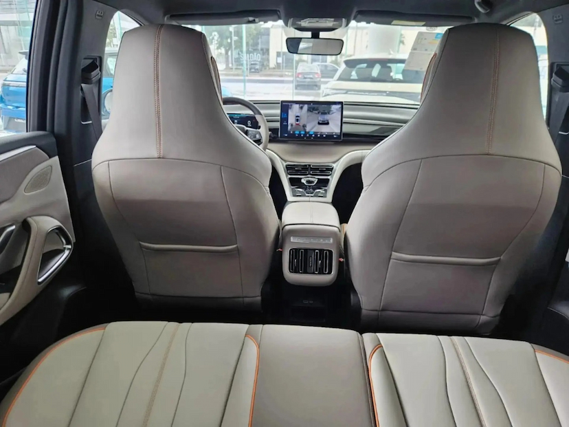 Foto do veículo BYD SONG PRO 1.5 DM-I FLEX PHEV GL AUTOMÁTICO 2027 0 KM 183.900,00