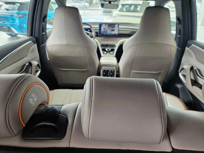 Foto do veículo BYD SONG PRO 1.5 DM-I FLEX PHEV GL AUTOMÁTICO 2027 0 KM 183.900,00