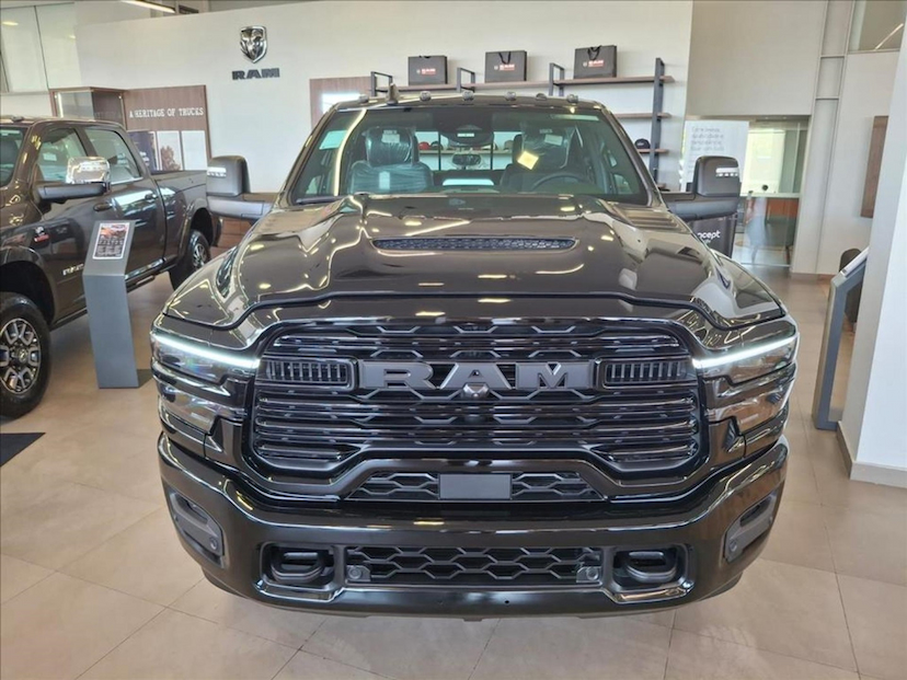 Foto do veículo RAM 3500 6.7 I6 TURBO DIESEL LARAMIE NIGHT EDITION CD 4X4  AUTOMÁTICO 2026 0 KM 531.900,00