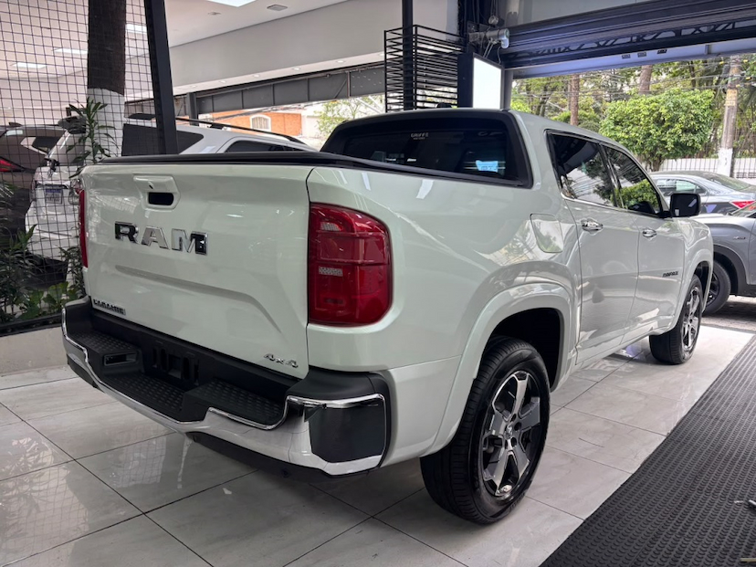 Foto do veículo RAM RAMPAGE 2.2 TURBO DIESEL LARAMIE 4X4 AUTOMÁTICO 2027 0 KM 219.980,00