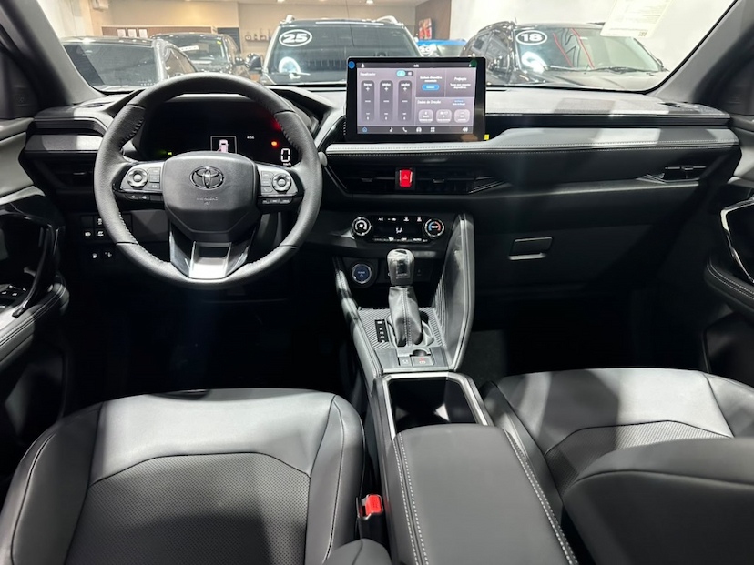 Foto do veículo TOYOTA YARIS CROSS 1.5 VVT-I HYBRID FLEX XRE CVT 2026 0 KM 158.900,00