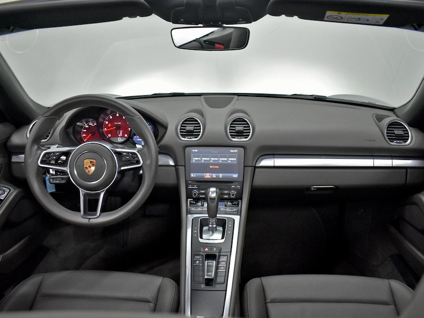 Foto do veículo PORSCHE 718  BOXSTER 2.0 300CV 2019 9.897 KM 505.000,00