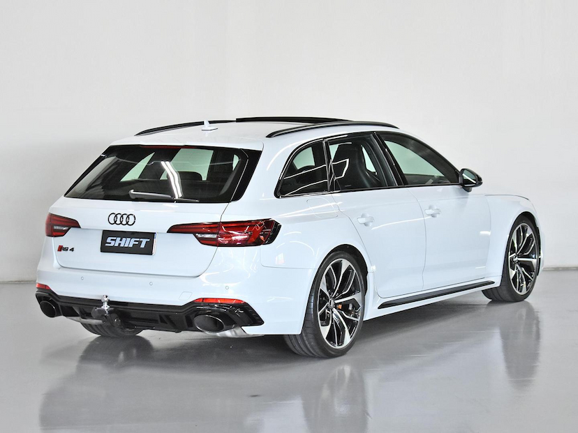 Foto do veículo AUDI RS4  AVANT 2.9TFSI TIPTRONIC QUATTRO 2019 59.545 KM 410.000,00
