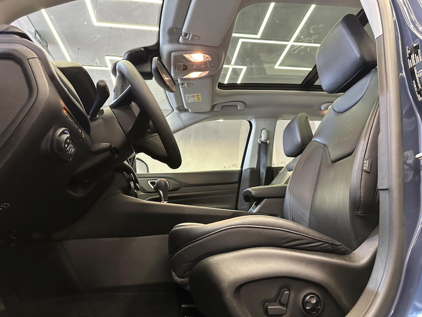 Foto do veículo JEEP COMPASS  S 4XE HIBRIDO 2022 43.511 KM 189.900,00
