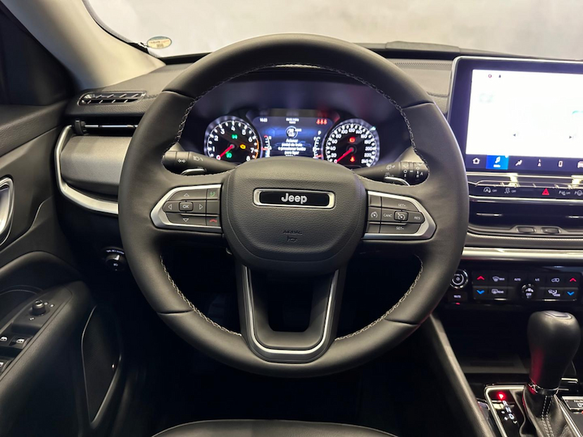 Foto do veículo JEEP COMPASS  LONG. T270 1.3 TB 4X2 FLEX AUT. 2023 8.250 KM 148.900,00