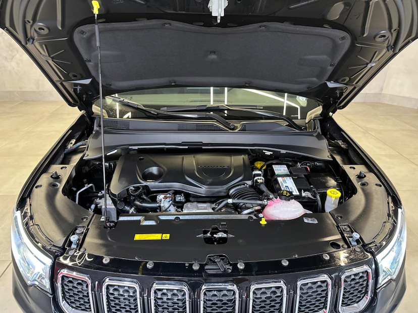 Foto do veículo JEEP COMPASS  LONG. T270 1.3 TB 4X2 FLEX AUT. 2023 8.250 KM 148.900,00