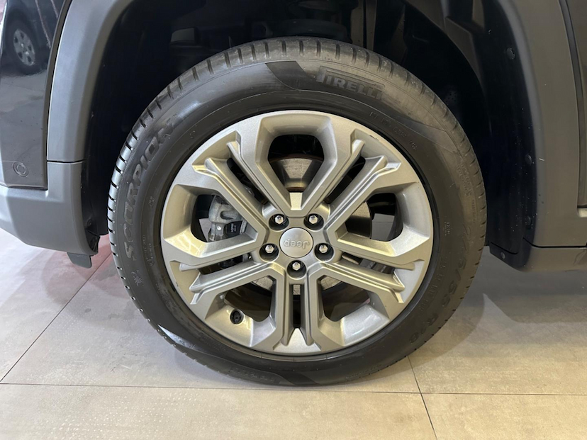 Foto do veículo JEEP COMPASS  LONG. T270 1.3 TB 4X2 FLEX AUT. 2023 8.250 KM 148.900,00