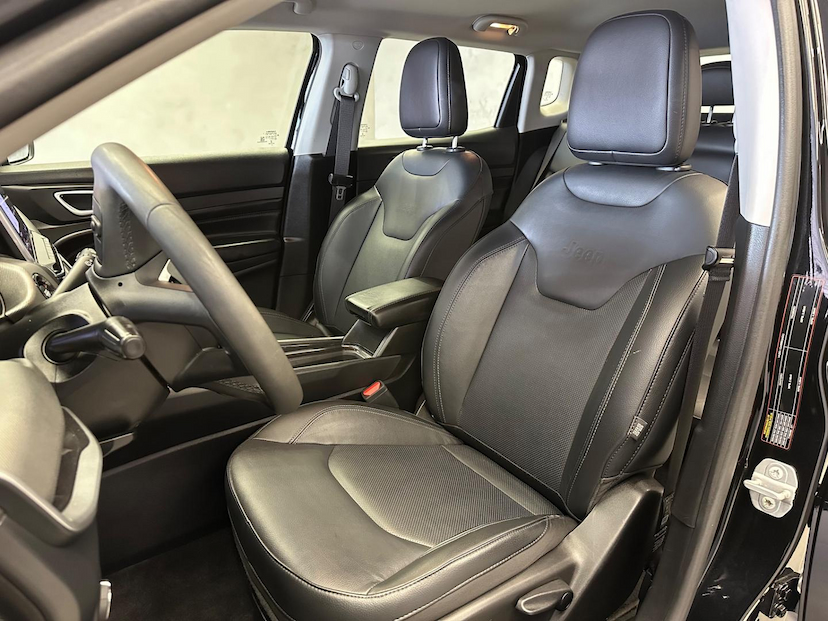 Foto do veículo JEEP COMPASS  LONG TF 2022 46.036 KM 132.900,00