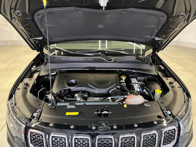 Foto do veículo JEEP COMPASS  LONG TF 2022 46.036 KM 132.900,00
