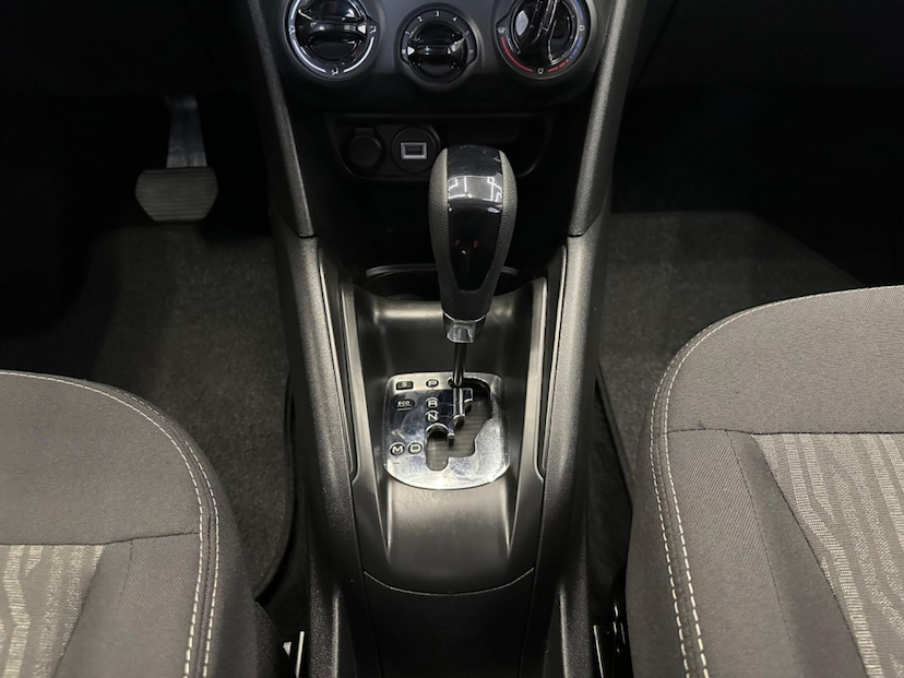 Foto do veículo PEUGEOT 2008  ALLURE EAT6 2023 28.191 KM 84.900,00