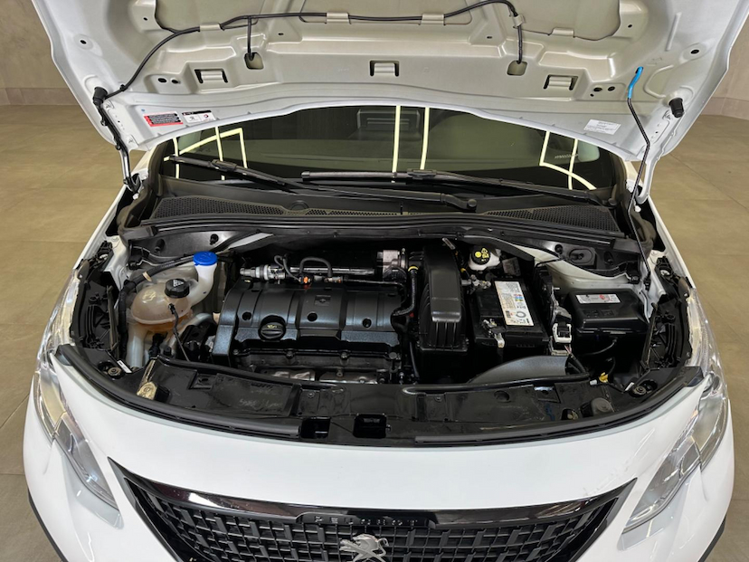 Foto do veículo PEUGEOT 2008  ALLURE EAT6 2023 28.191 KM 84.900,00