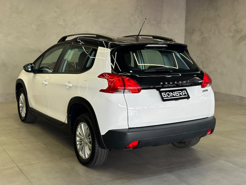 Foto do veículo PEUGEOT 2008  ALLURE EAT6 2023 28.191 KM 84.900,00