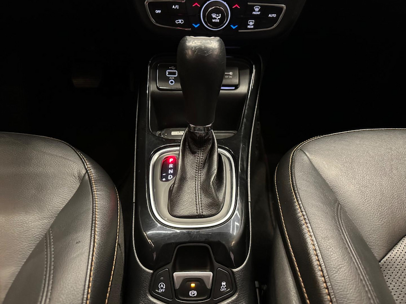 Foto do veículo JEEP COMPASS  LIMITED 2.0 4X2 FLEX 16V AUT 2018 96.248 KM 92.900,00