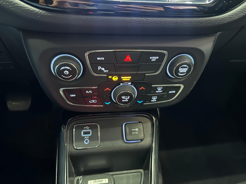 Foto do veículo JEEP COMPASS  LIMITED 2.0 4X2 FLEX 16V AUT 2018 96.248 KM 92.900,00