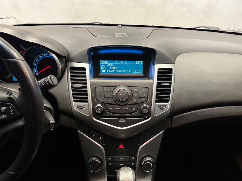 Foto do veículo CHEVROLET CRUZE  1.8 LT 16V FLEX 4P AUTOMÁTICO 2014 118.000 KM 64.900,00
