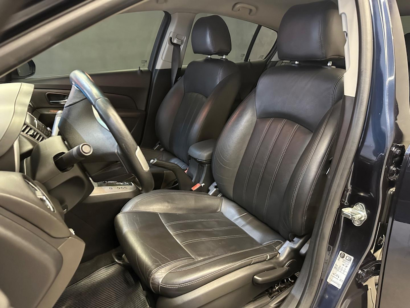 Foto do veículo CHEVROLET CRUZE  1.8 LT 16V FLEX 4P AUTOMÁTICO 2014 118.000 KM 64.900,00