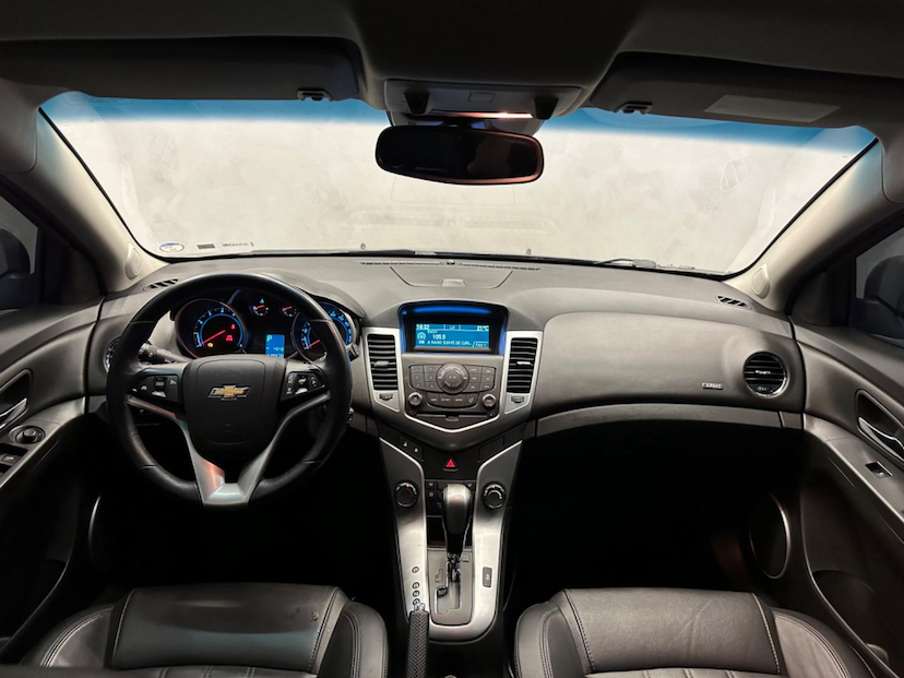 Foto do veículo CHEVROLET CRUZE  1.8 LT 16V FLEX 4P AUTOMÁTICO 2014 118.000 KM 64.900,00