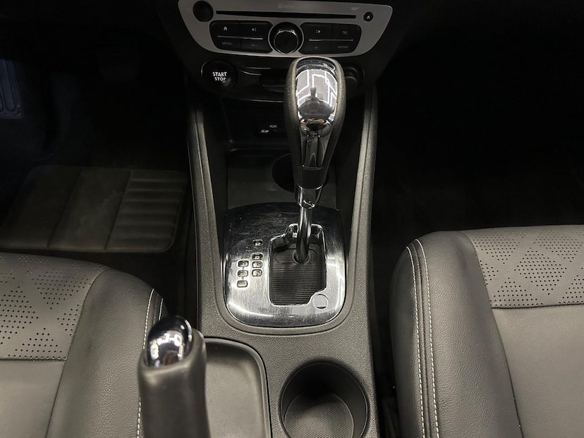 Foto do veículo RENAULT FLUENCE  DYN PL 2016 102.548 KM 54.900,00