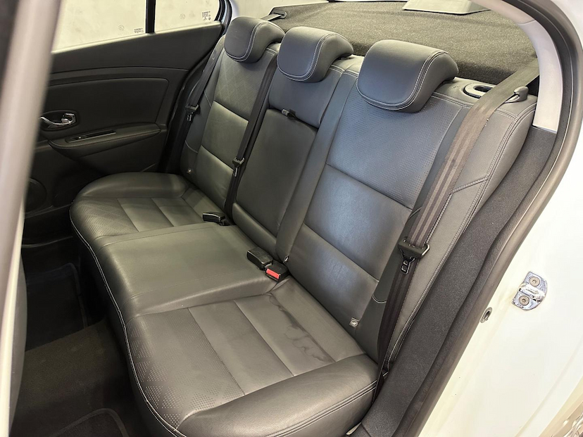 Foto do veículo RENAULT FLUENCE  DYN PL 2016 102.548 KM 54.900,00