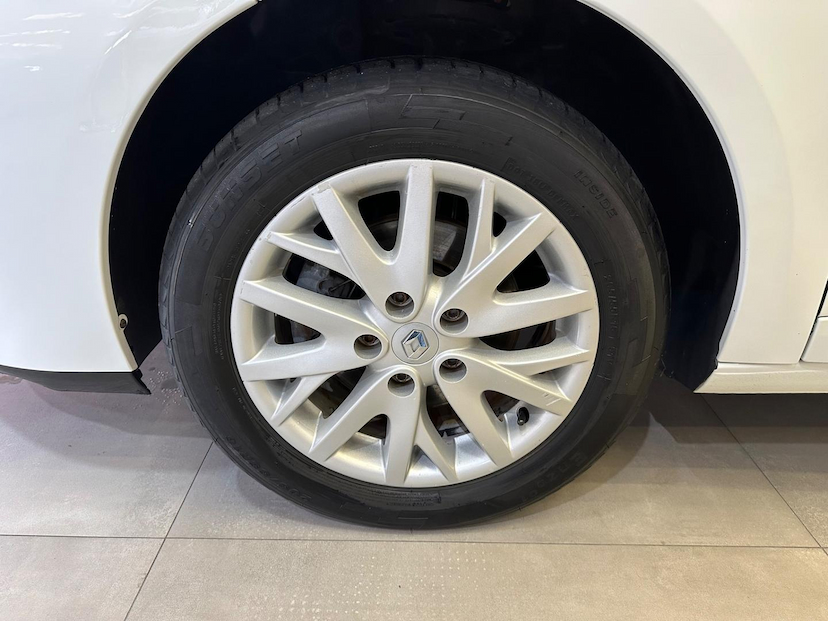 Foto do veículo RENAULT FLUENCE  DYN PL 2016 102.548 KM 54.900,00