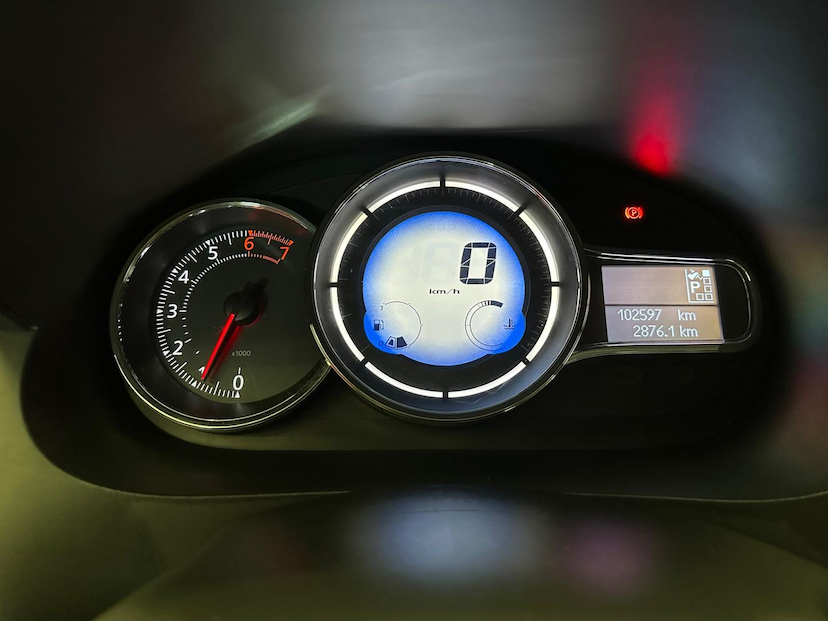 Foto do veículo RENAULT FLUENCE  DYN PL 2016 102.548 KM 54.900,00