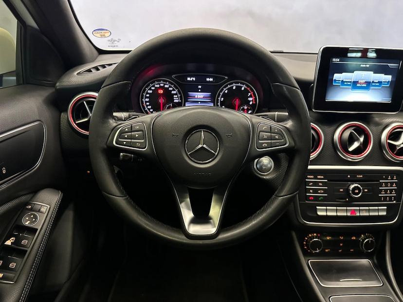 Foto do veículo MERCEDES-BENZ A 200 FF 2018 107.113 KM 105.900,00