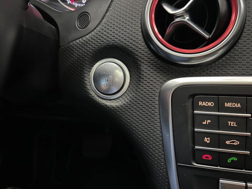 Foto do veículo MERCEDES-BENZ A 200 FF 2018 107.113 KM 105.900,00