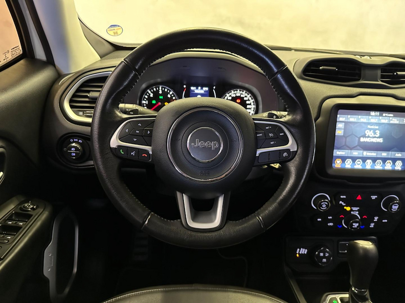 Foto do veículo JEEP RENEGADE  LNGTD AT D 2020 24.963 KM 108.900,00