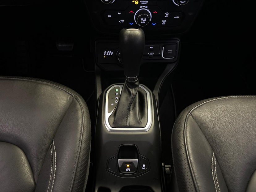 Foto do veículo JEEP RENEGADE  LNGTD AT D 2020 24.963 KM 108.900,00