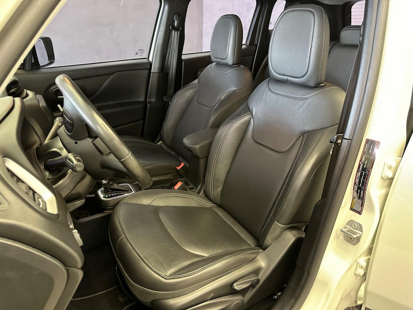 Foto do veículo JEEP RENEGADE  LNGTD AT D 2020 24.963 KM 108.900,00