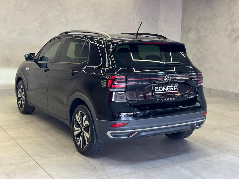 Foto do veículo VOLKSWAGEN T-CROSS T CROSS CL TSI AD 2023 21.695 KM 115.900,00
