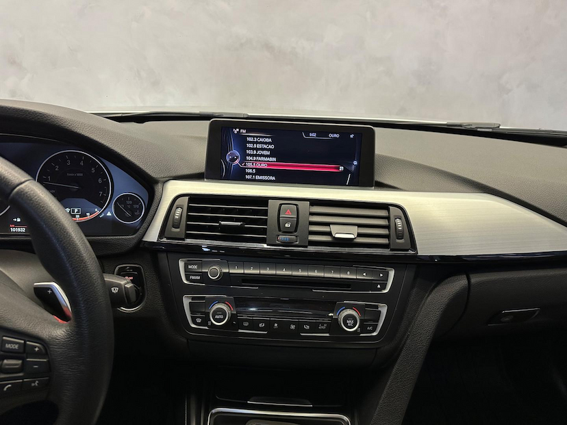 Foto do veículo BMW 328I  3A51 2014 101.913 KM 108.900,00