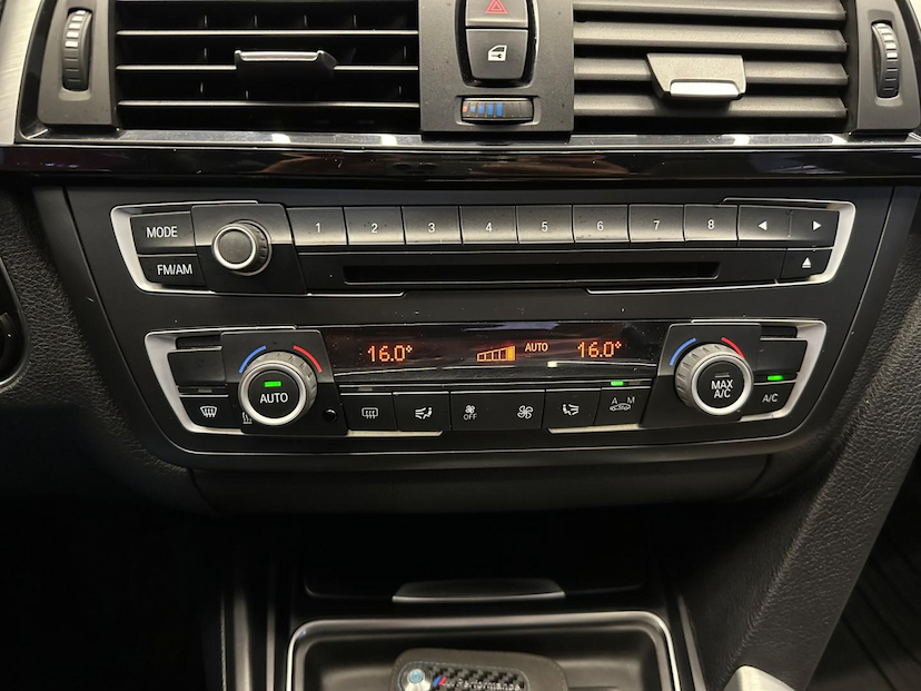 Foto do veículo BMW 328I  3A51 2014 101.913 KM 108.900,00