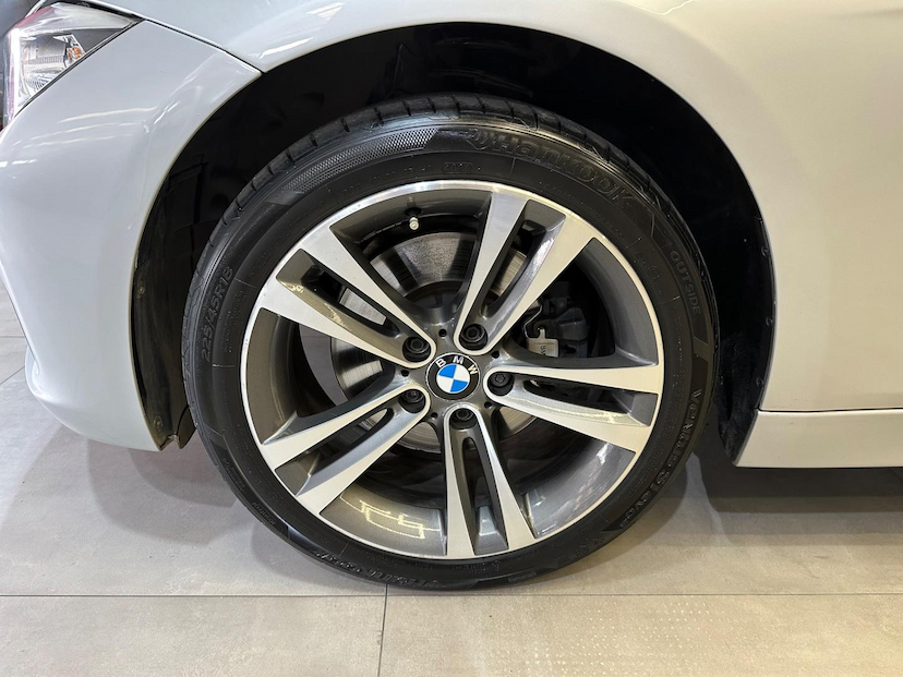 Foto do veículo BMW 328I  3A51 2014 101.913 KM 108.900,00