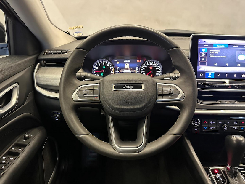 Foto do veículo JEEP COMPASS  LONG TF 2022 88.563 KM 119.900,00