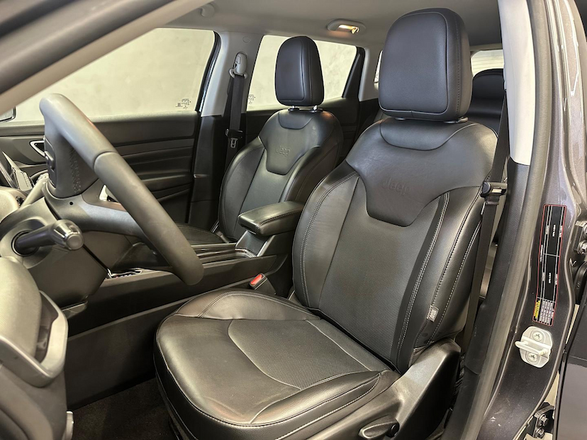 Foto do veículo JEEP COMPASS  LONG TF 2022 88.563 KM 119.900,00