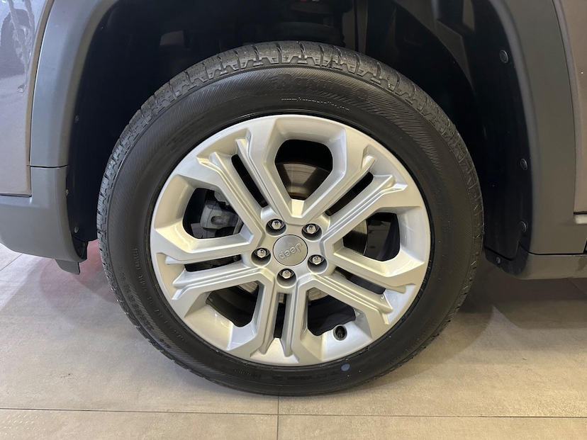 Foto do veículo JEEP COMPASS  LONG TF 2022 88.563 KM 119.900,00