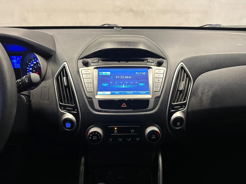 Foto do veículo HYUNDAI IX35 IX 35 B 2015 53.331 KM 76.900,00
