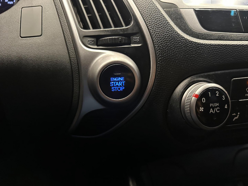 Foto do veículo HYUNDAI IX35 IX 35 B 2015 53.331 KM 76.900,00