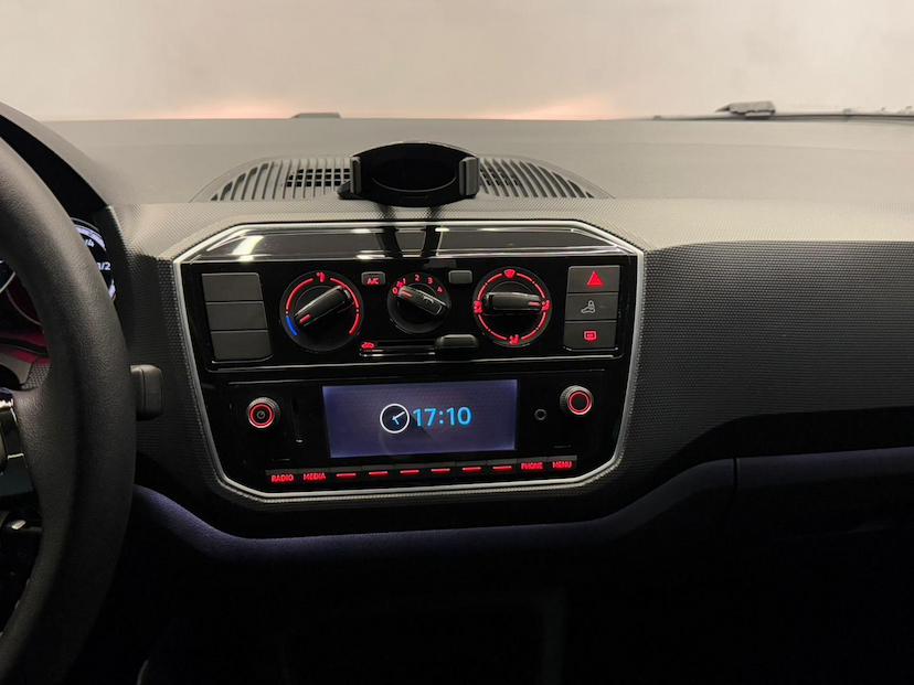 Foto do veículo VOLKSWAGEN UP  EXTREME 1.0 TSI 2020 78.012 KM 69.900,00