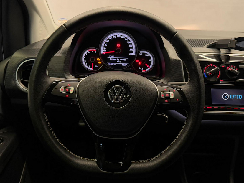 Foto do veículo VOLKSWAGEN UP  EXTREME 1.0 TSI 2020 78.012 KM 69.900,00