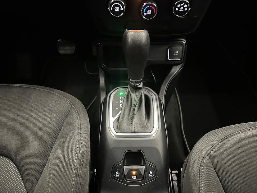 Foto do veículo JEEP RENEGADE  2021 44.851 KM 82.900,00