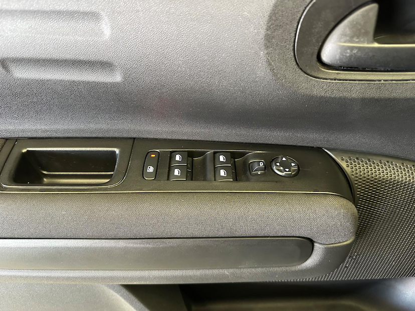 Foto do veículo CITROËN C4 CACTUS  1.6 FEEL AUT 2020 43.390 KM 72.900,00
