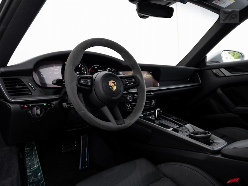 Foto do veículo PORSCHE 911  CARRERA 3.0 PDK 2021 4.375 KM 789.000,00
