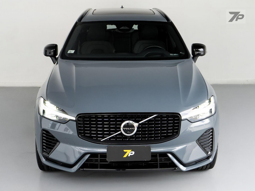 Foto do veículo VOLVO XC60  T8 R-DESIGN 2022 36.450 KM 305.000,00