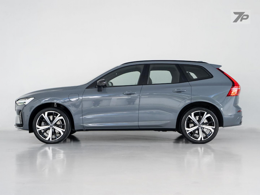 Foto do veículo VOLVO XC60  T8 R-DESIGN 2022 36.450 KM 305.000,00