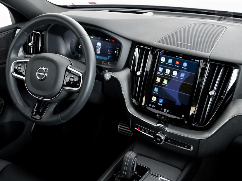 Foto do veículo VOLVO XC60  T8 R-DESIGN 2022 36.450 KM 305.000,00