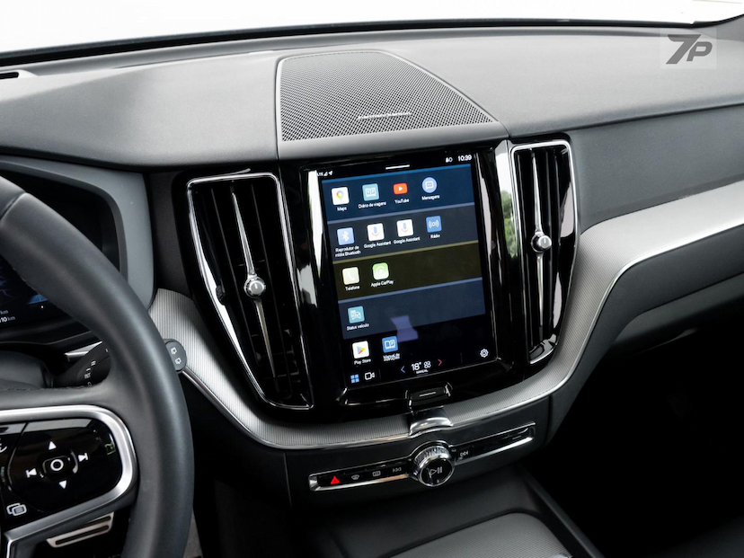 Foto do veículo VOLVO XC60  T8 R-DESIGN 2022 36.450 KM 305.000,00