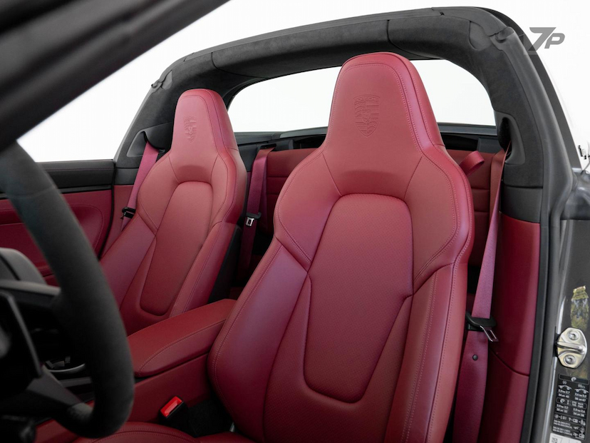 Foto do veículo PORSCHE 911  TARGA 4GTS 2024 441 KM 1.368.500,00