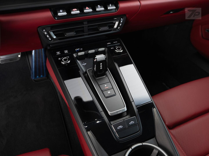 Foto do veículo PORSCHE 911  TARGA 4GTS 2024 441 KM 1.368.500,00